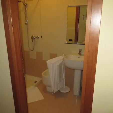 Отель San Tomio 2*