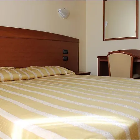 Hotel San Tomio 2*