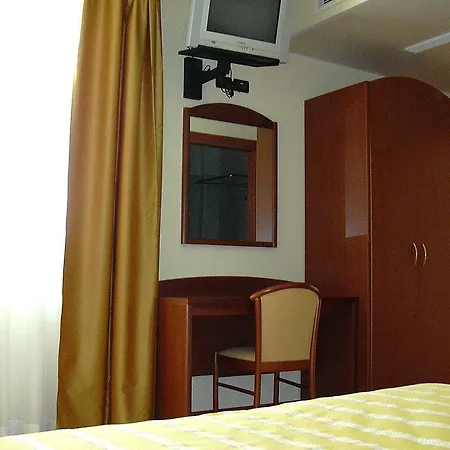 Hotel San Tomio 2*