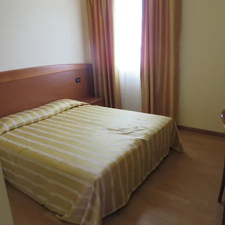 San Tomio Hotell Isola Vicentina