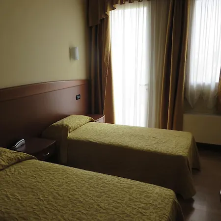 Hotel San Tomio 2*