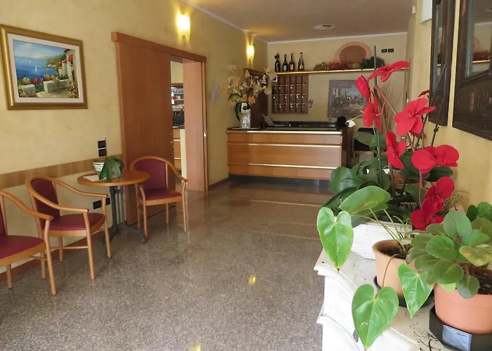 San Tomio Otel 2*