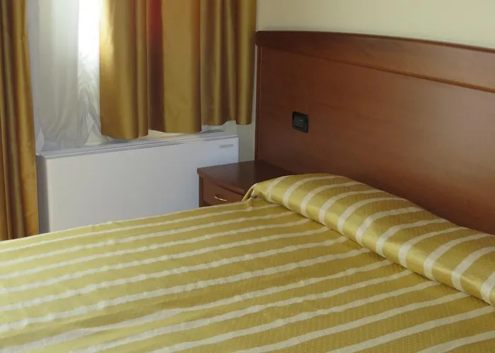 San Tomio Otel 2*